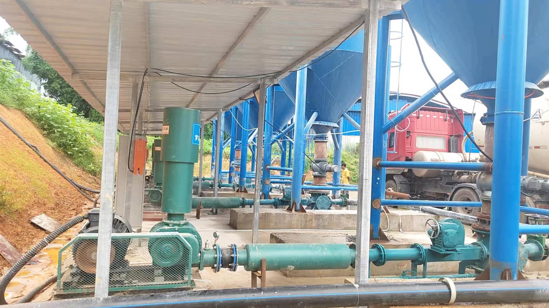 二氧化硅输送方式有哪些？二氧化硅气力输送系统设备优势特点详解